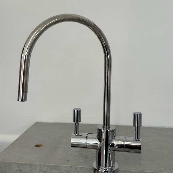 Double faucet taps